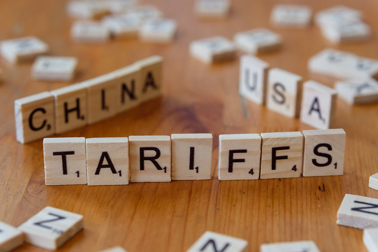 Trump tunda kenaikan tarif tiongkok 90 hari