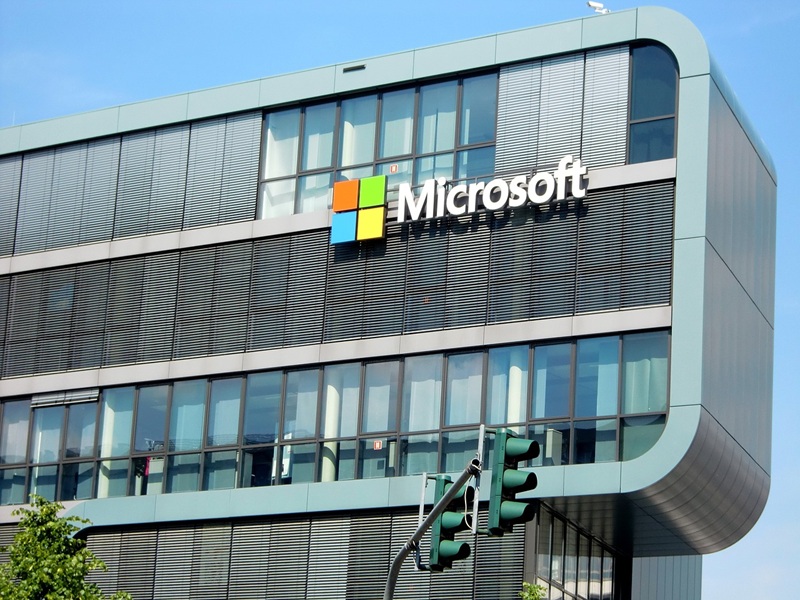 Biaya AI membengkak, Microsoft batalkan pemakaian Claude Code di karyawan