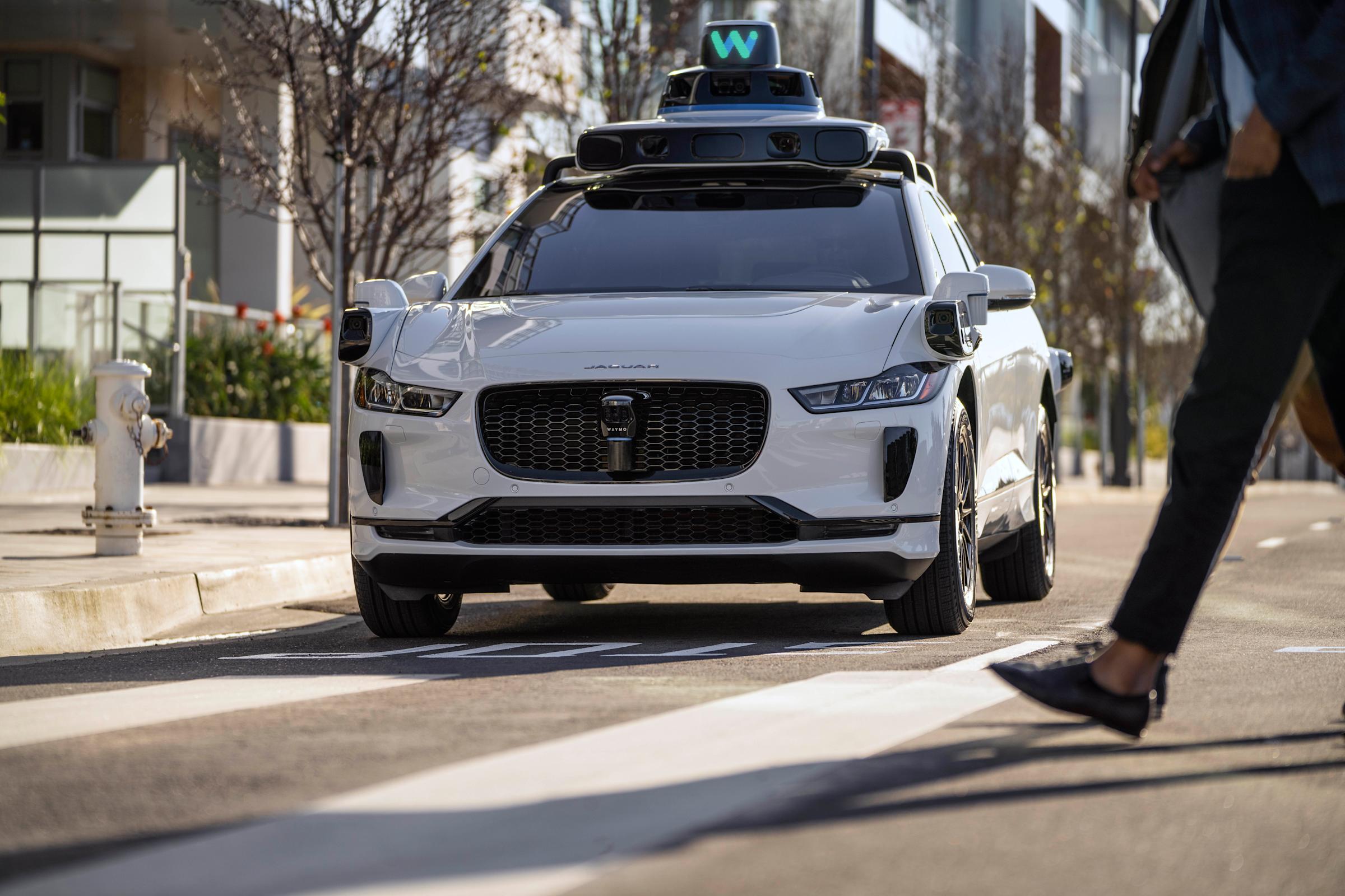 Waymo ekspansi robotaxi ke Denver dan Seattle