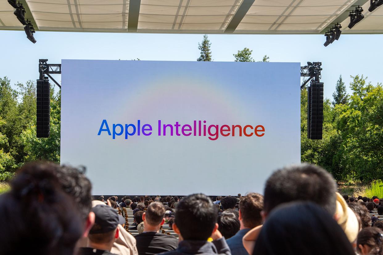 Apple digugat karena latih AI dengan buku bajakan