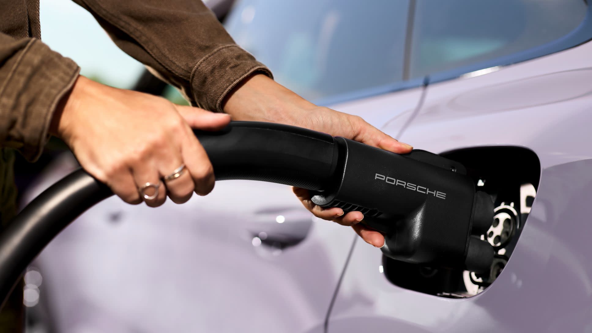 Porsche & Audi kini bisa cas di Tesla Supercharger