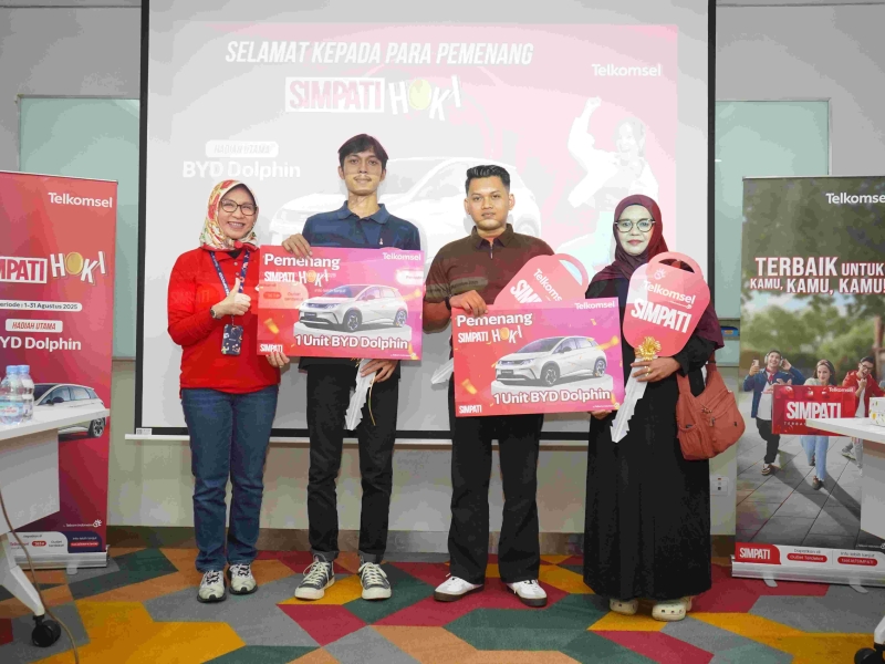 Telkomsel serahkan grand prize mobil listrik BYD Dolphin SIMPATI HOKI