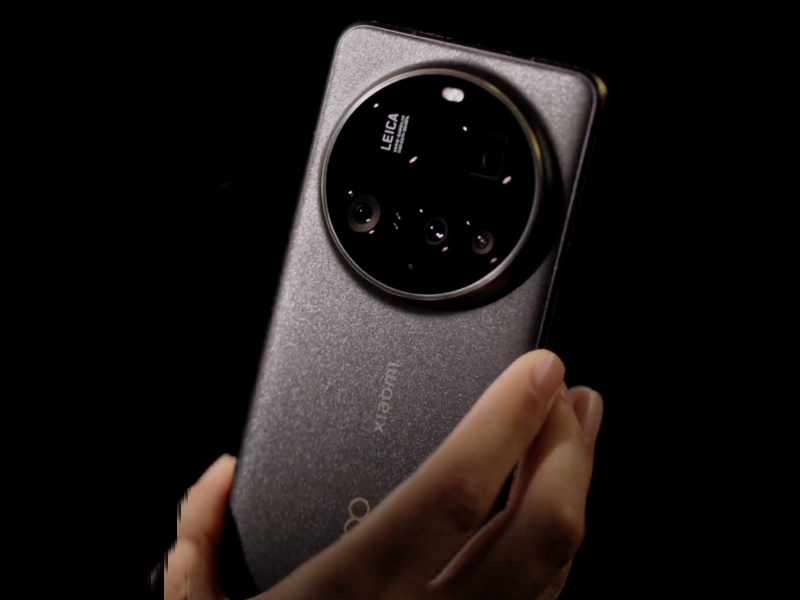 Xiaomi 17 Ultra hadir tanpa layar belakang, pakai kamera periskop 200MP