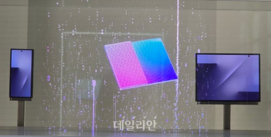 Samsung rilis Galaxy tri-fold G-shape, “Z” udah gak zaman!
