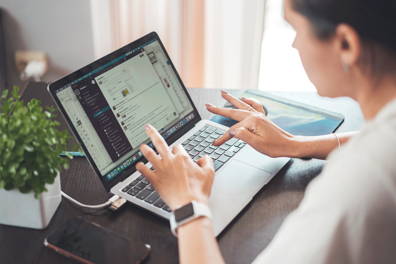 Setelah smartphone, pasar laptop juga terganggu kelangkaan DRAM