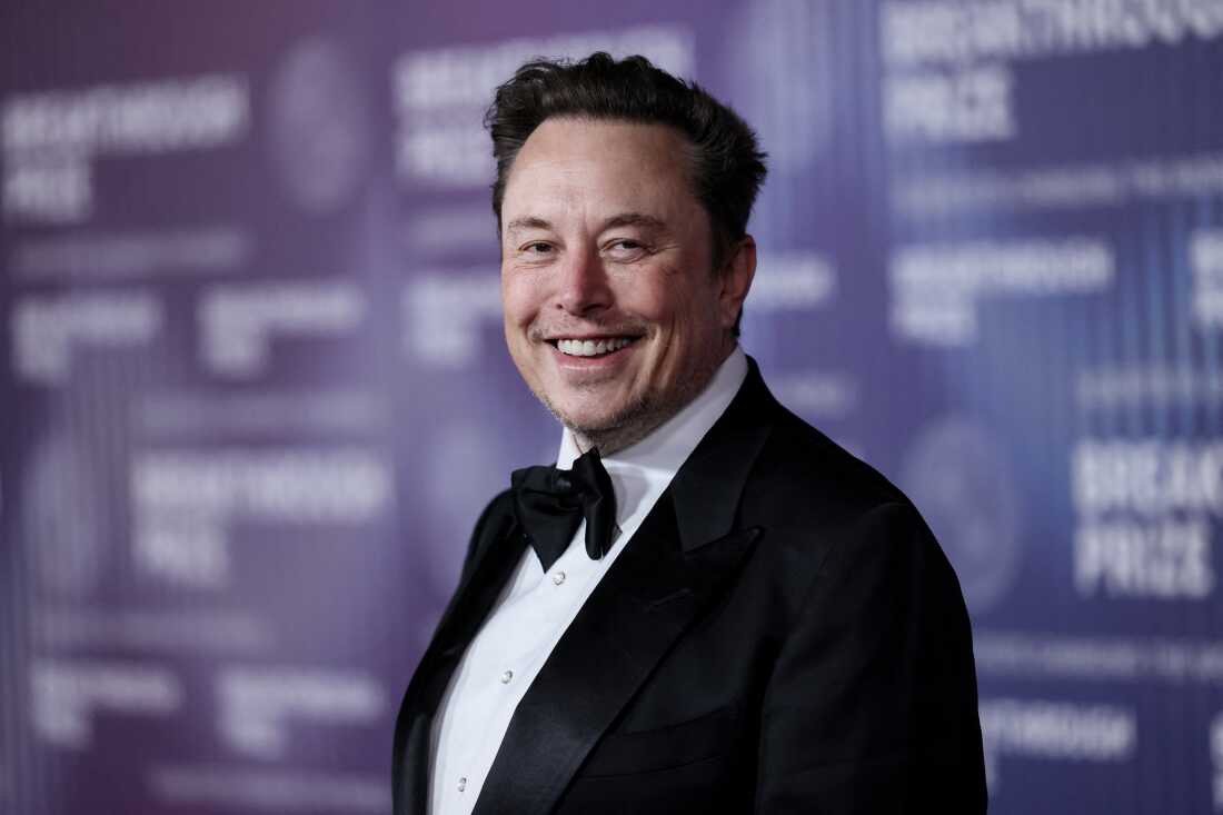 Elon Musk ingin bangun pabrik AI di Bulan dengan "katapel" raksasa