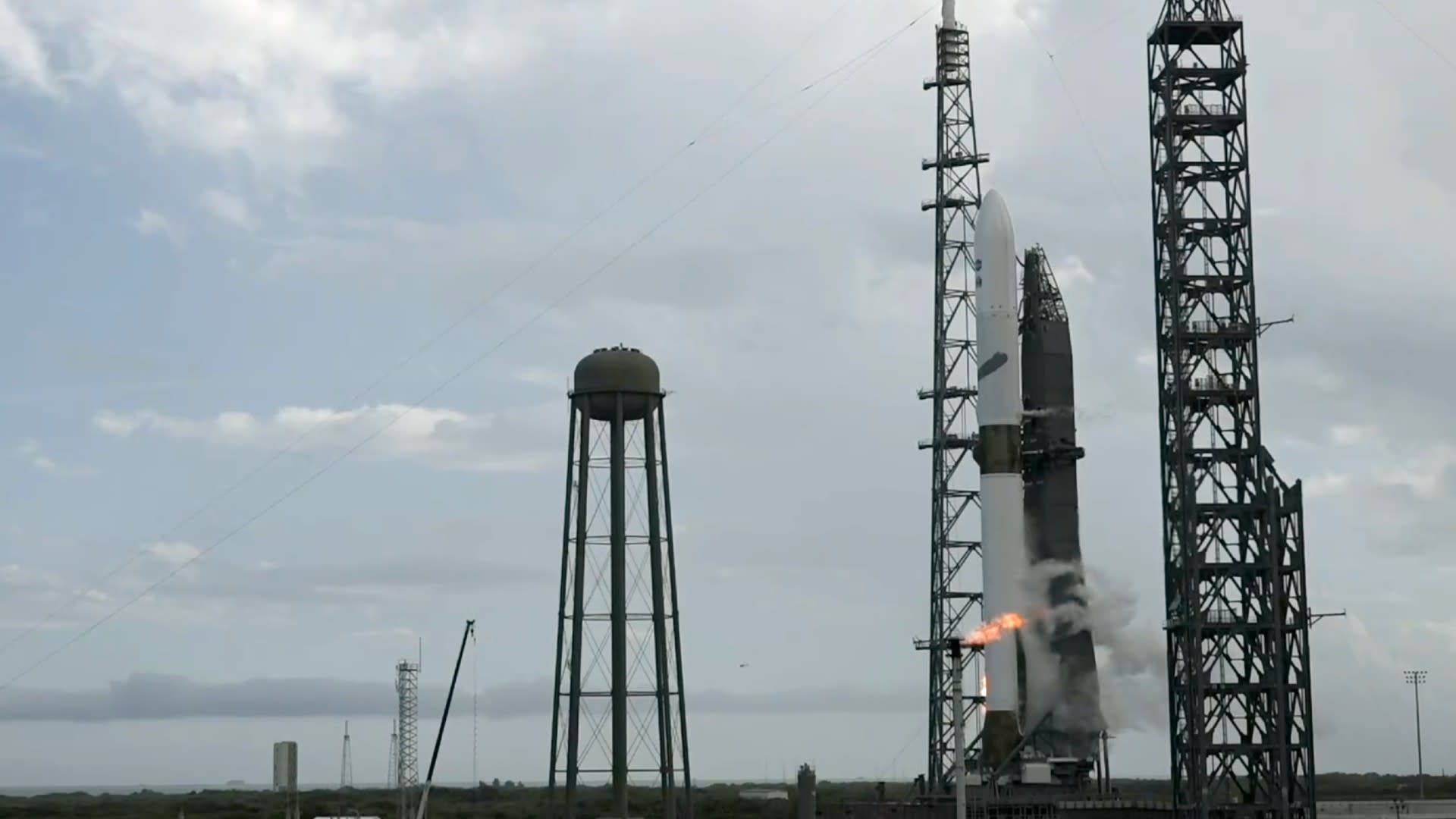 Blue Origin tunda peluncuran New Glenn ke Mars akibat cuaca buruk