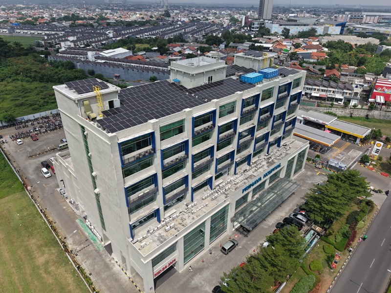 RS Primaya Karawang pasang PLTS demi hemat emisi