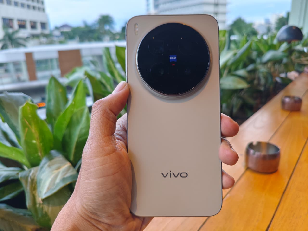 Vivo X300 dan X300 Pro siap hadir di Indonesia pada 20 November 2025