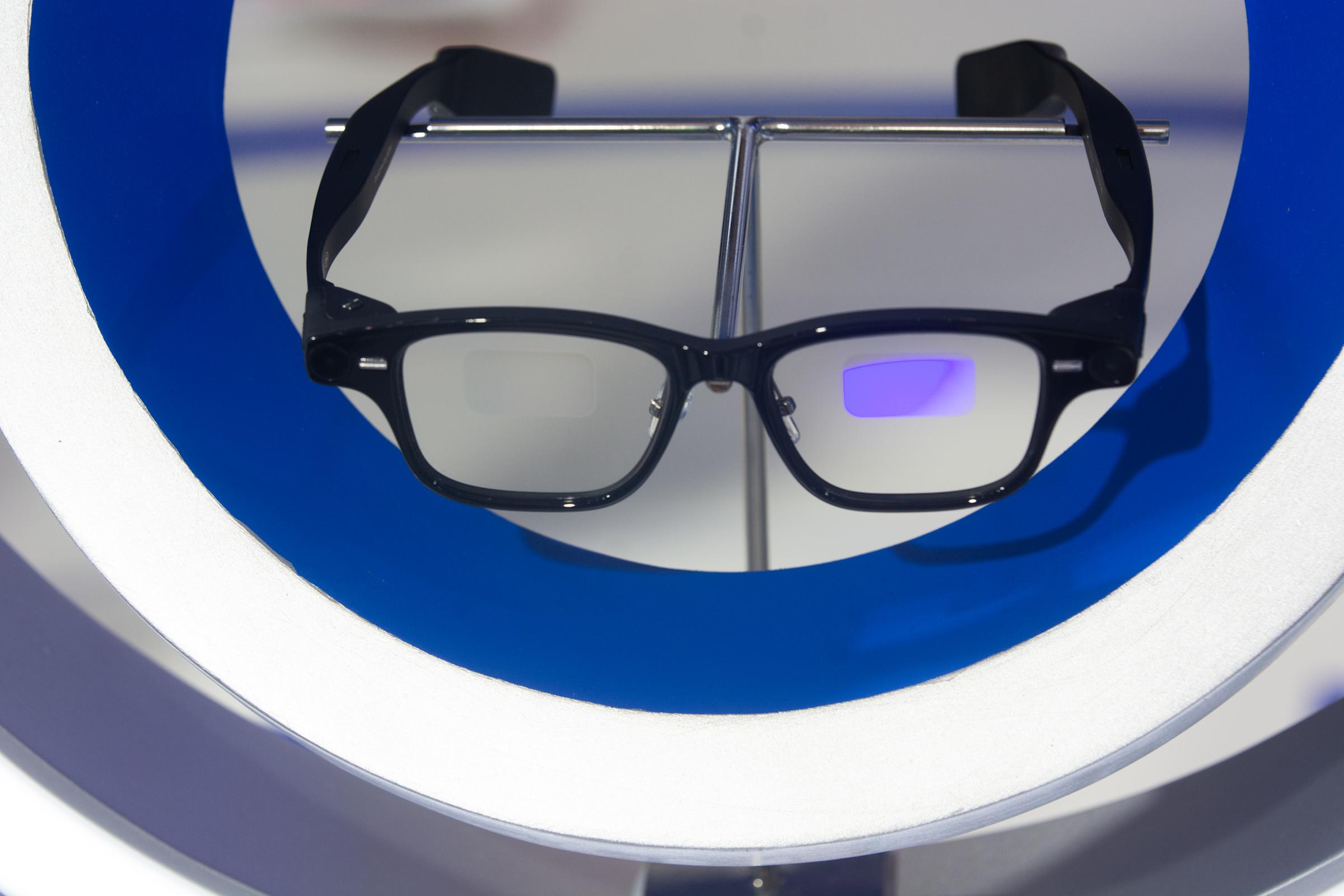 Alibaba luncurkan kacamata AI, saingi Meta Ray-Ban