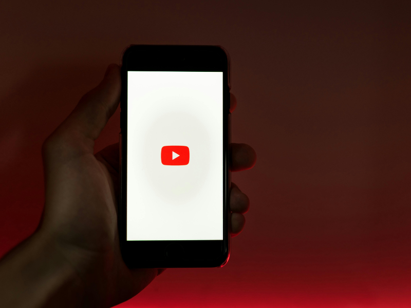 YouTube pakai AI untuk buat feed video pengguna lebih personal
