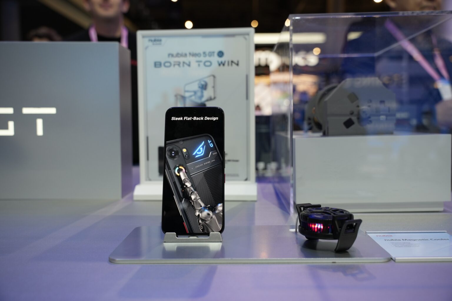 Nubia Neo 5 GT, smartphone 6 juta-an punya kipas tertanam