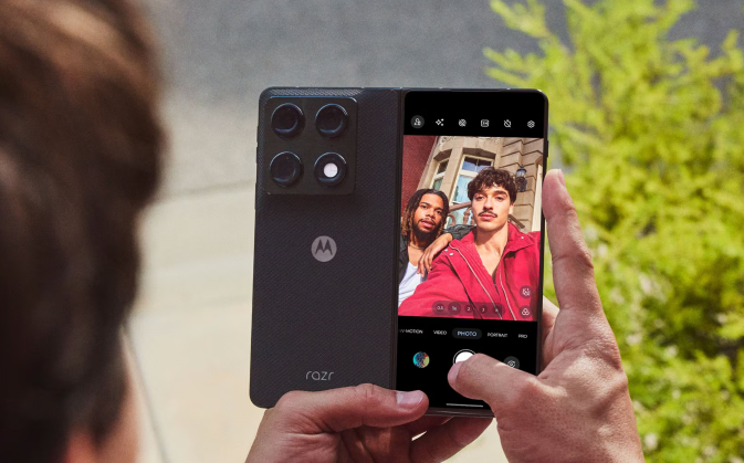 Motorola Razr Fold debut, hadir dengan baterai 6.000mAh