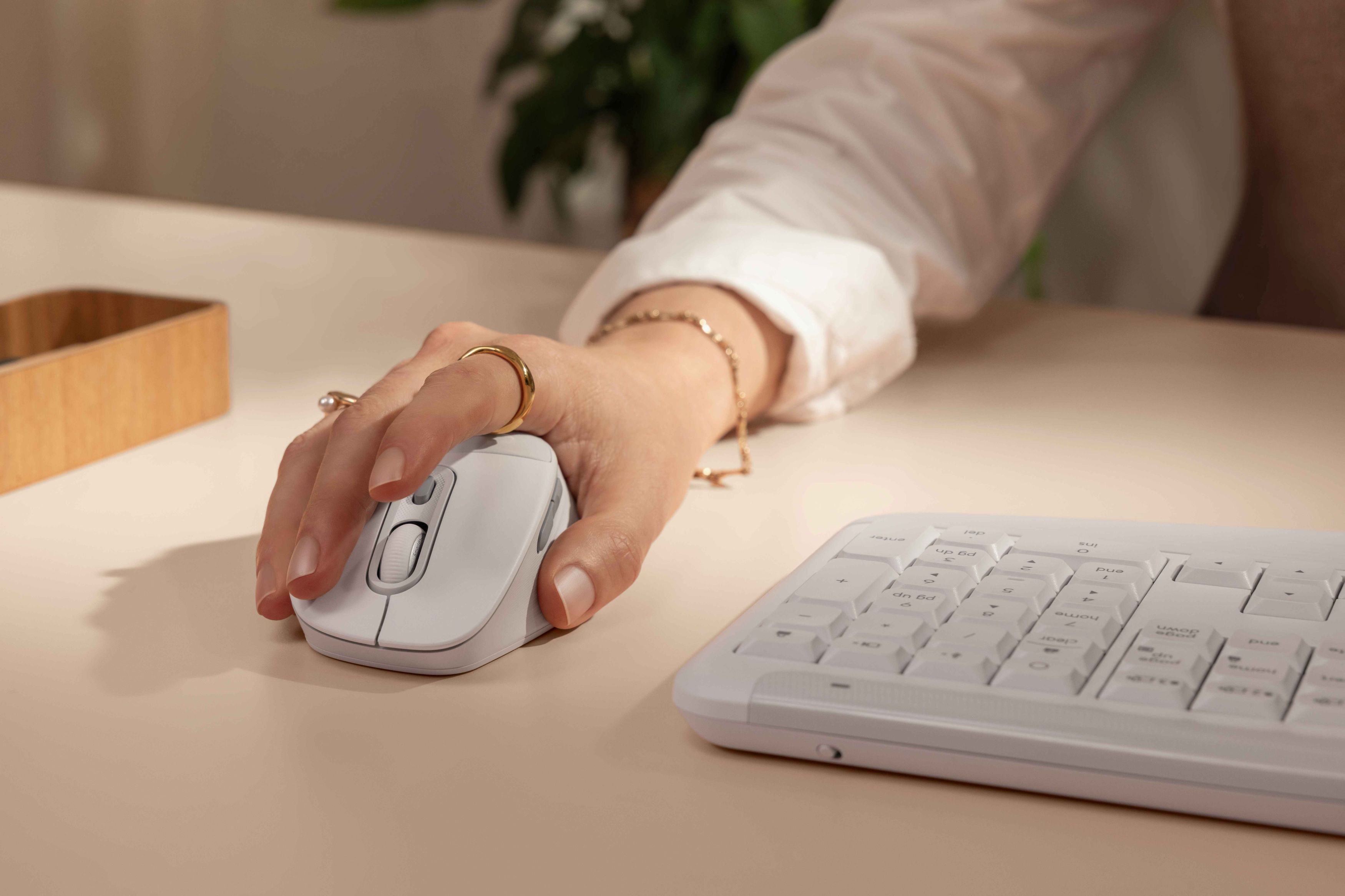 Logitech Signature Comfort Plus resmi masuk Indonesia