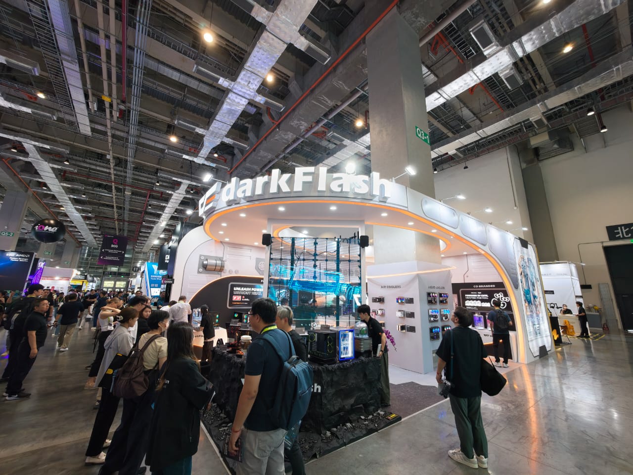 darkFlash luncurkan beragam casing unik, surga bagi PC DIY