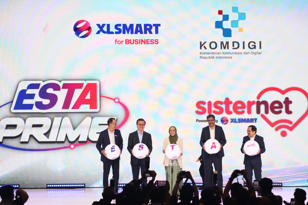 Percepat pemerataan digitalisasi, XL Smart dan Komdigi hadirkan DigiHer