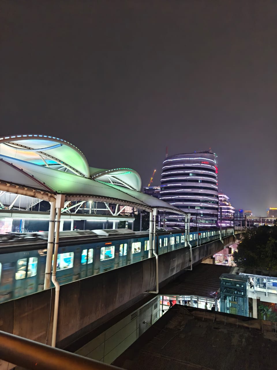 Hasil foto Oppo Find X9s di malam hari